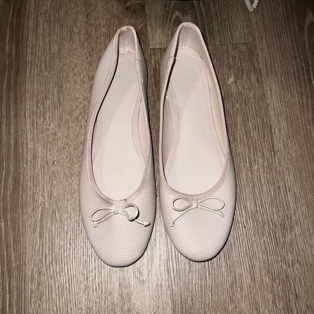 H&M Cream Textured Flats - Picture 4 of 6